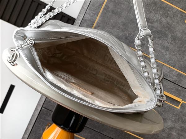 2026131204552824 880